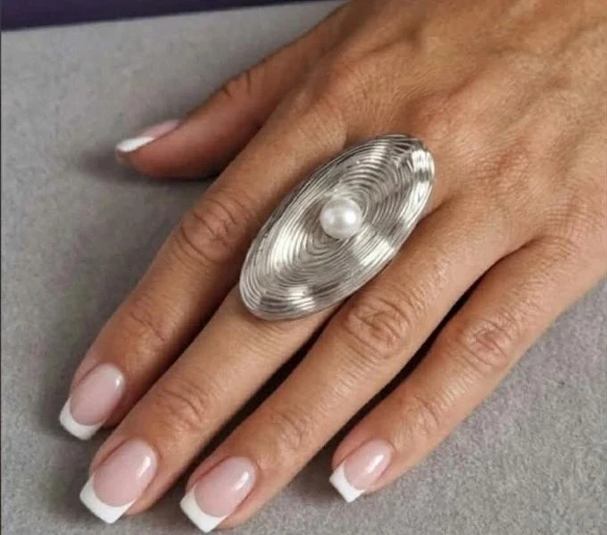 Grosse bague ovale